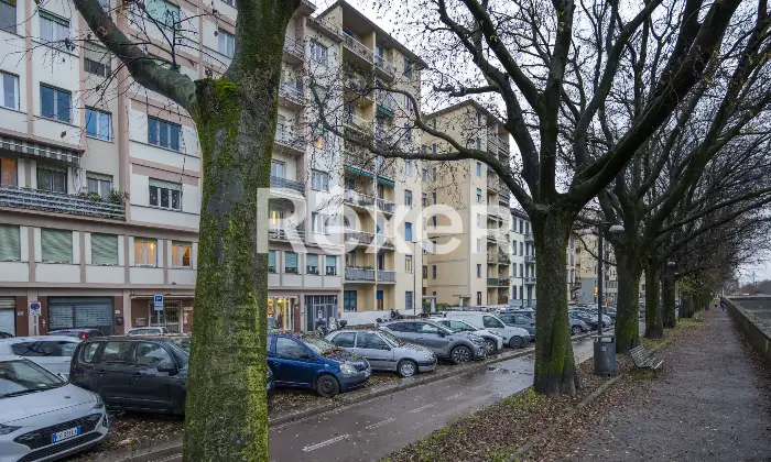 Rexer-Firenze-Puccini-pressi-ampio-quadrivani-con-due-balconi-Altro