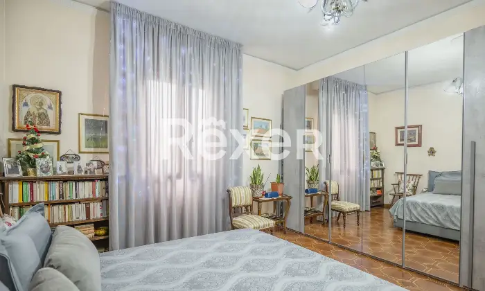 Rexer-Firenze-Puccini-pressi-ampio-quadrivani-con-due-balconi-Altro