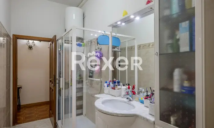 Rexer-Firenze-Puccini-pressi-ampio-quadrivani-con-due-balconi-Altro