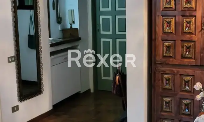 Rexer-Nuoro-Appartamento-Via-Lombardia-angolo-Via-Veneto-sito-al-piano-Ingresso