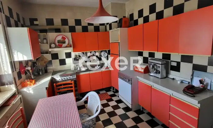 Rexer-Nuoro-Appartamento-Via-Lombardia-angolo-Via-Veneto-sito-al-piano-Cucina