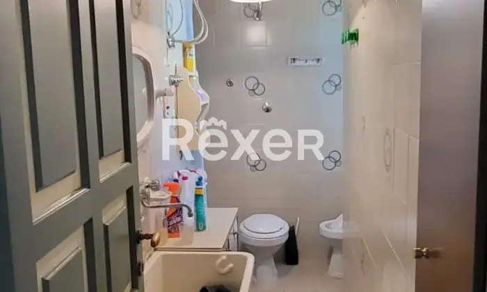 Rexer-Nuoro-Appartamento-Via-Lombardia-angolo-Via-Veneto-sito-al-piano-Bagno