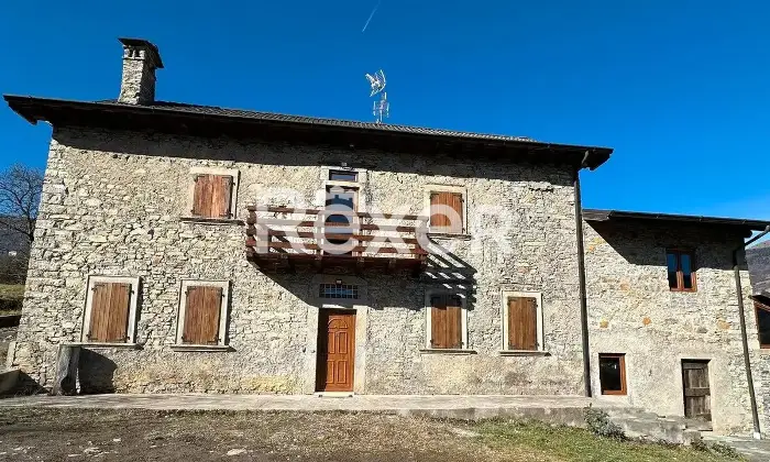 Rexer-Rota-dImagna-Casale-di-mq-Completamente-Ristrutturato-con-Vista-e-Ampio-Terreno-Perfetto-per-BB-o-grande-famiglia-Altro