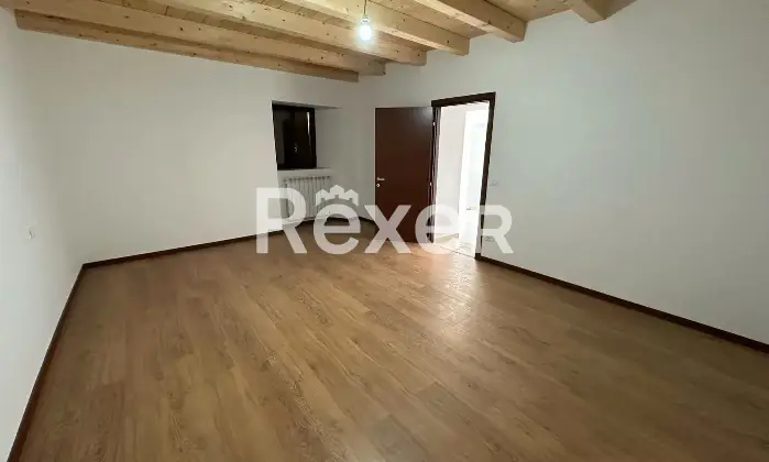 Rexer-Rota-dImagna-Casale-di-mq-Completamente-Ristrutturato-con-Vista-e-Ampio-Terreno-Perfetto-per-BB-o-grande-famiglia-Altro