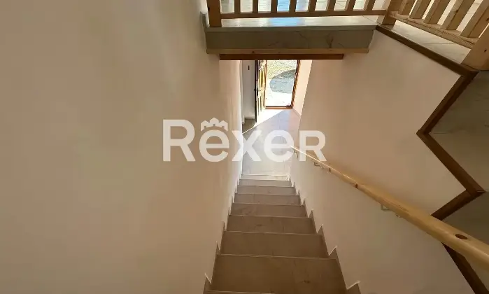 Rexer-Rota-dImagna-Casale-di-mq-Completamente-Ristrutturato-con-Vista-e-Ampio-Terreno-Perfetto-per-BB-o-grande-famiglia-Altro