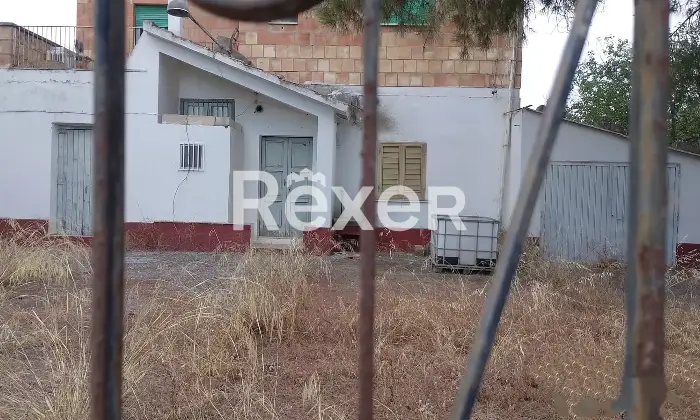 Rexer-Terzo-Cavone-Casa-indipendente-vicino-al-mare-con-due-appartamenti-e-terreno-piantumato-m-Altro