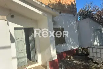 Rexer-Terzo-Cavone-Casa-indipendente-vicino-al-mare-con-due-appartamenti-e-terreno-piantumato-m-Altro