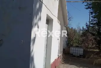 Rexer-Terzo-Cavone-Casa-indipendente-vicino-al-mare-con-due-appartamenti-e-terreno-piantumato-m-Altro