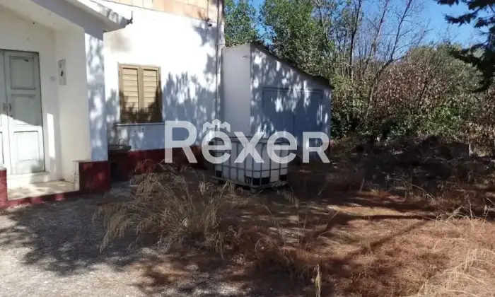 Rexer-Scanzano-Jonico-Casa-indipendente-vicino-al-mare-con-due-appartamenti-e-terreno-piantumato-m-Altro