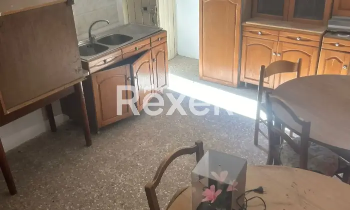 Rexer-Terzo-Cavone-Casa-indipendente-vicino-al-mare-con-due-appartamenti-e-terreno-piantumato-m-Altro