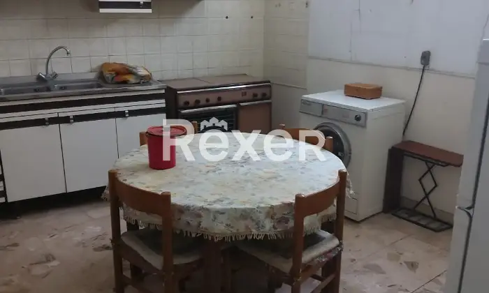 Rexer-Patern-Casa-depoca-in-vendita-in-via-Costanzo-a-Patern-Altro