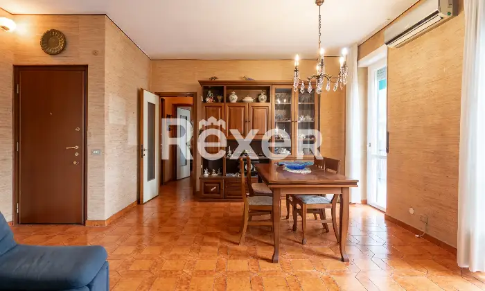 Rexer-Milano-Ampio-trilocale-con-doppio-ingresso-e-balcone-Altro