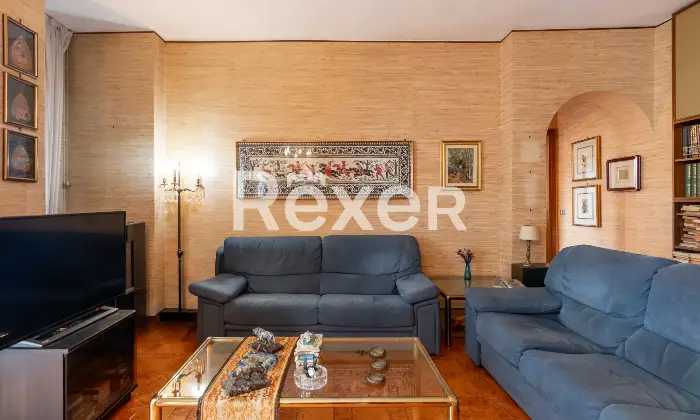 Rexer-Milano-Ampio-trilocale-con-doppio-ingresso-e-balcone-Altro