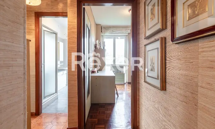 Rexer-Milano-Ampio-trilocale-con-doppio-ingresso-e-balcone-Altro