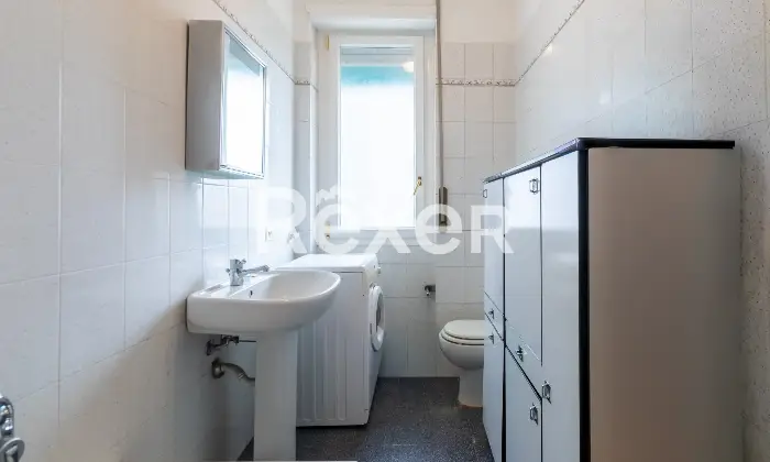 Rexer-Milano-Ampio-trilocale-con-doppio-ingresso-e-balcone-Altro