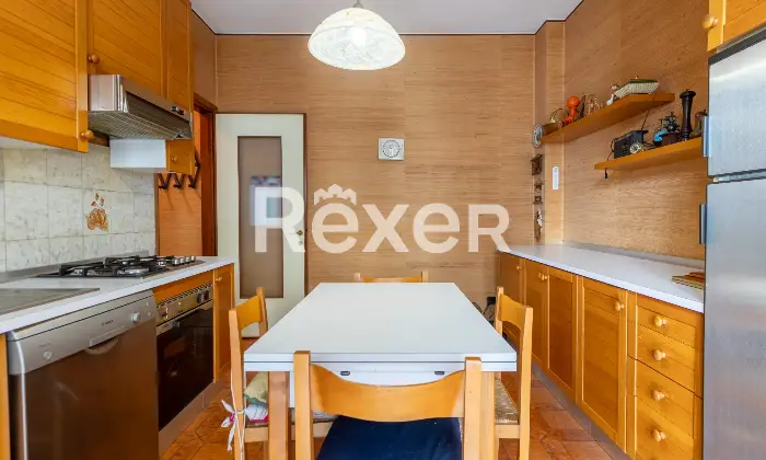 Rexer-Milano-Ampio-trilocale-con-doppio-ingresso-e-balcone-Altro