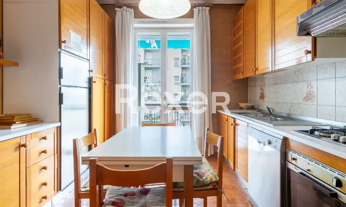 Rexer-Milano-Ampio-trilocale-con-doppio-ingresso-e-balcone-Altro