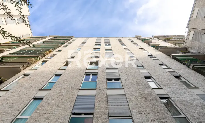 Rexer-Milano-Ampio-trilocale-con-doppio-ingresso-e-balcone-Altro