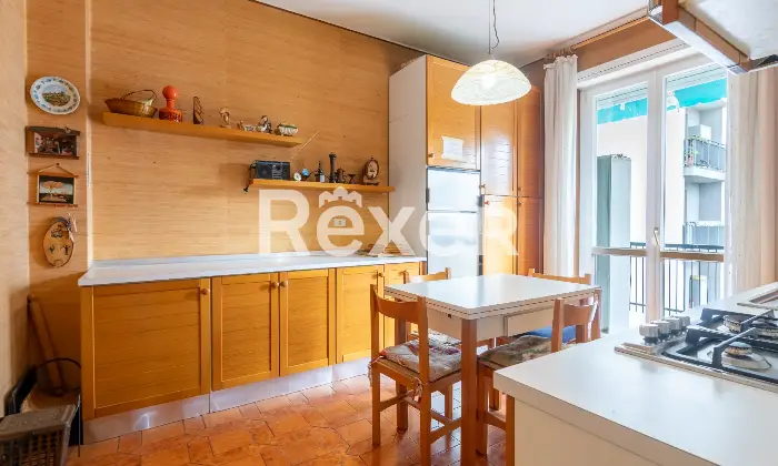 Rexer-Milano-Ampio-trilocale-con-doppio-ingresso-e-balcone-Altro