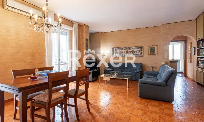 Rexer-Milano-Ampio-trilocale-con-doppio-ingresso-e-balcone-Altro