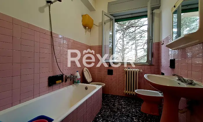 Rexer-Cagli-AMPIO-APPARTAMENTO-AL-PIANO-IN-PALAZZINA-BIFAMIGLIARE-Bagno