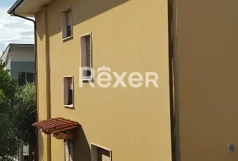 Rexer-Pieve-a-Nievole-Casa-bifamiliare-indipendente-con-giardino-Esterno