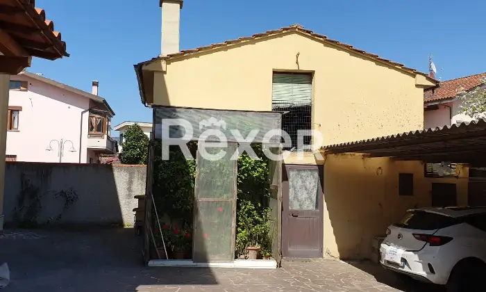 Rexer-Pieve-a-Nievole-Ampio-complesso-residenziale-con-due-unit-indipendenti-giardino-privato-e-pertinenze-ideale-per-famiglie-o-attivit-ricettive-Dpendance