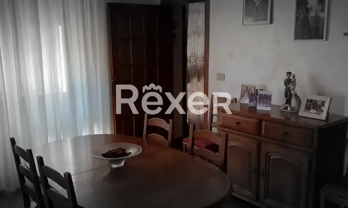 Rexer-Pieve-a-Nievole-Ampio-complesso-residenziale-con-due-unit-indipendenti-giardino-privato-e-pertinenze-ideale-per-famiglie-o-attivit-ricettive-Sala-da-pranzo