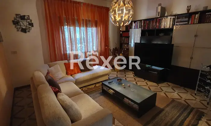 Rexer-Pieve-a-Nievole-Ampio-complesso-residenziale-con-due-unit-indipendenti-giardino-privato-e-pertinenze-ideale-per-famiglie-o-attivit-ricettive-Sala