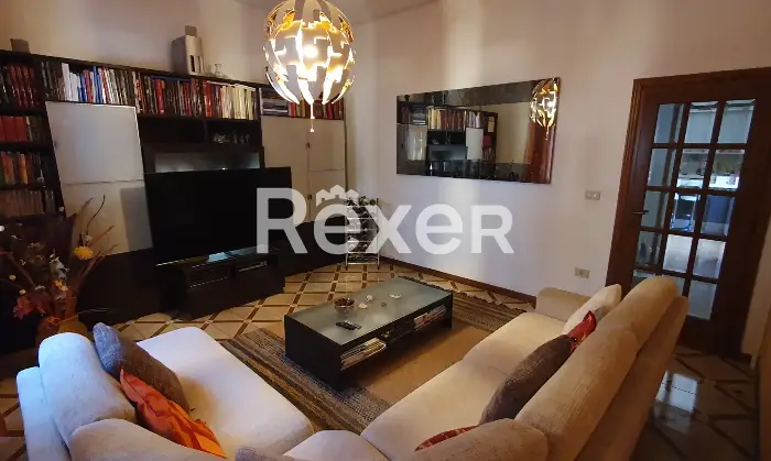 Rexer-Pieve-a-Nievole-Ampio-complesso-residenziale-con-due-unit-indipendenti-giardino-privato-e-pertinenze-ideale-per-famiglie-o-attivit-ricettive-Sala