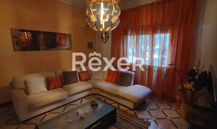 Rexer-Pieve-a-Nievole-Ampio-complesso-residenziale-con-due-unit-indipendenti-giardino-privato-e-pertinenze-ideale-per-famiglie-o-attivit-ricettive-Sala