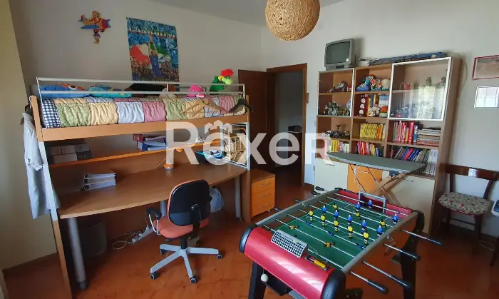 Rexer-Pieve-a-Nievole-Ampio-complesso-residenziale-con-due-unit-indipendenti-giardino-privato-e-pertinenze-ideale-per-famiglie-o-attivit-ricettive-Camera-da-letto