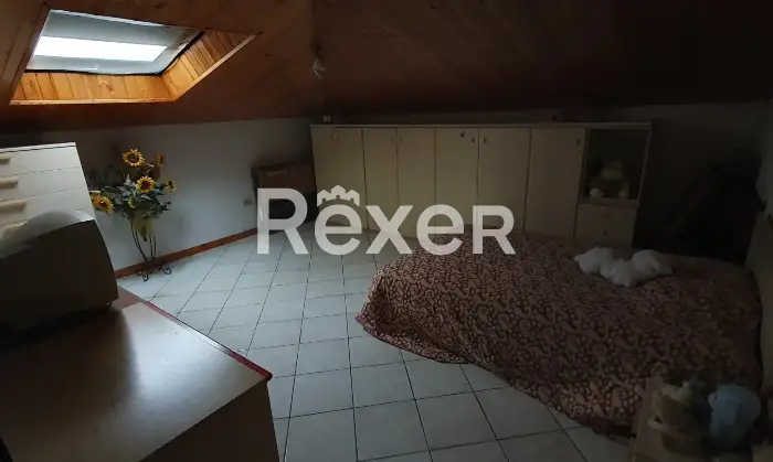 Rexer-Pieve-a-Nievole-Ampio-complesso-residenziale-con-due-unit-indipendenti-giardino-privato-e-pertinenze-ideale-per-famiglie-o-attivit-ricettive-Mansarda