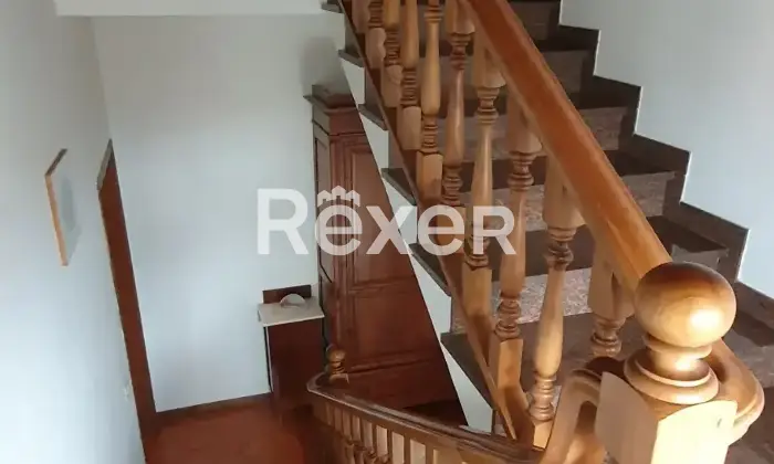 Rexer-Pieve-a-Nievole-Casa-bifamiliare-indipendente-con-giardino-Scala