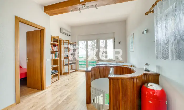 Rexer-Magione-Villa-indipendente-con-vista-lago-e-giardino-privato-Altro