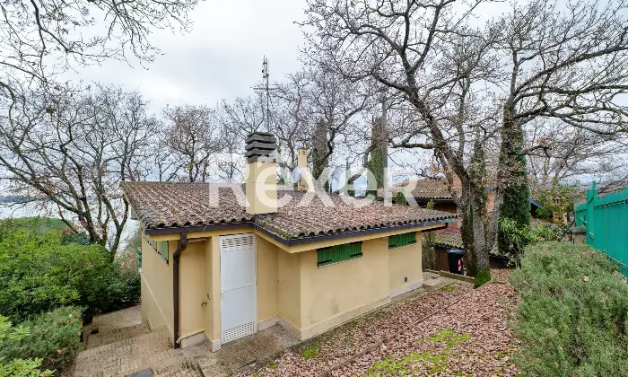 Rexer-Magione-Villa-indipendente-con-vista-lago-e-giardino-privato-Altro