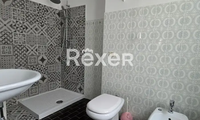 Rexer-San-Vito-Chietino-Porzione-indipendente-su-tre-livelli-con-tetto-nuovo-San-Vito-Chietino-Altro