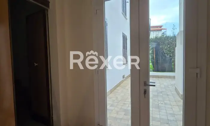 Rexer-San-Vito-Chietino-Porzione-indipendente-su-tre-livelli-con-tetto-nuovo-San-Vito-Chietino-Altro