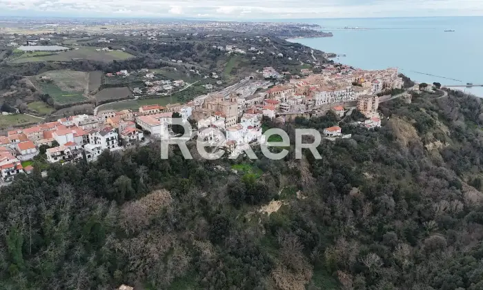 Rexer-San-Vito-Chietino-Porzione-indipendente-su-tre-livelli-con-tetto-nuovo-San-Vito-Chietino-Altro