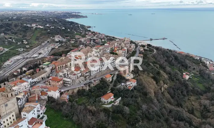 Rexer-San-Vito-Chietino-Porzione-indipendente-su-tre-livelli-con-tetto-nuovo-San-Vito-Chietino-Altro