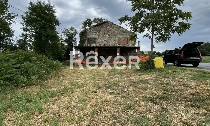 Rexer-Maiolo-Casolare-indipendente-con-terreno-agricolo-Terrazzo