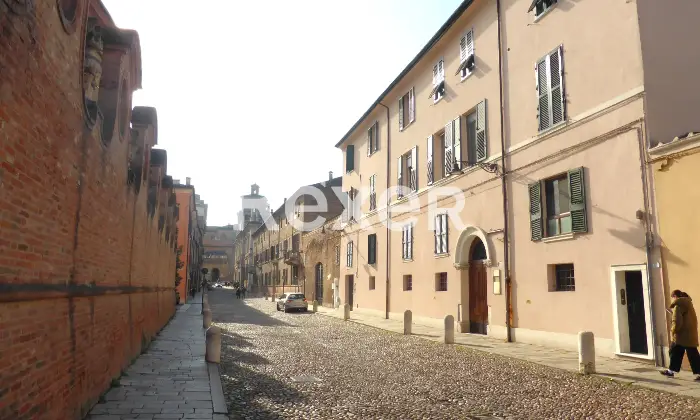 Rexer-Ferrara-Appartamento-in-centro-storico-con-soppalco-Altro