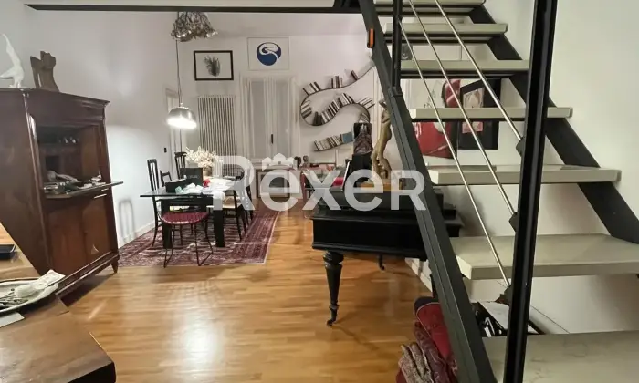 Rexer-Ferrara-Appartamento-in-centro-storico-con-soppalco-Altro