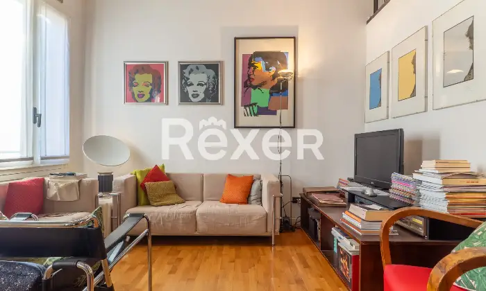 Rexer-Ferrara-Appartamento-in-centro-storico-con-soppalco-Altro