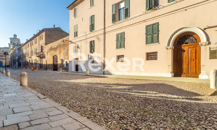 Rexer-Ferrara-Appartamento-in-centro-storico-con-soppalco-Altro