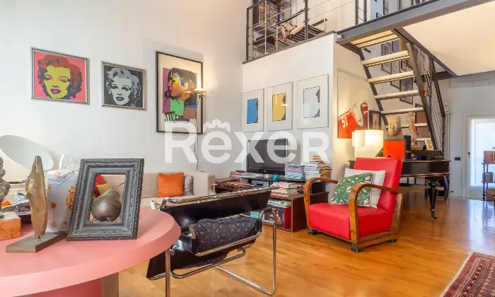 Rexer-Ferrara-Appartamento-in-centro-storico-con-soppalco-Altro