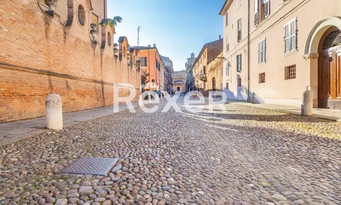 Rexer-Ferrara-Appartamento-in-centro-storico-con-soppalco-Altro