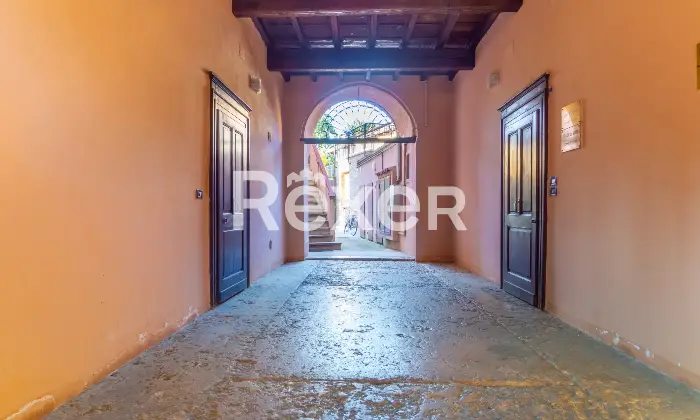 Rexer-Ferrara-Appartamento-in-centro-storico-con-soppalco-Altro