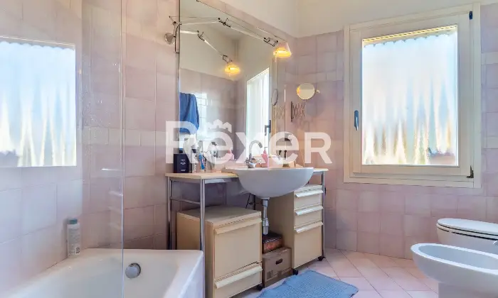 Rexer-Ferrara-Appartamento-in-centro-storico-con-soppalco-Altro