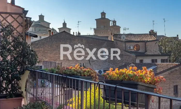 Rexer-Ferrara-Appartamento-in-centro-storico-con-soppalco-Altro